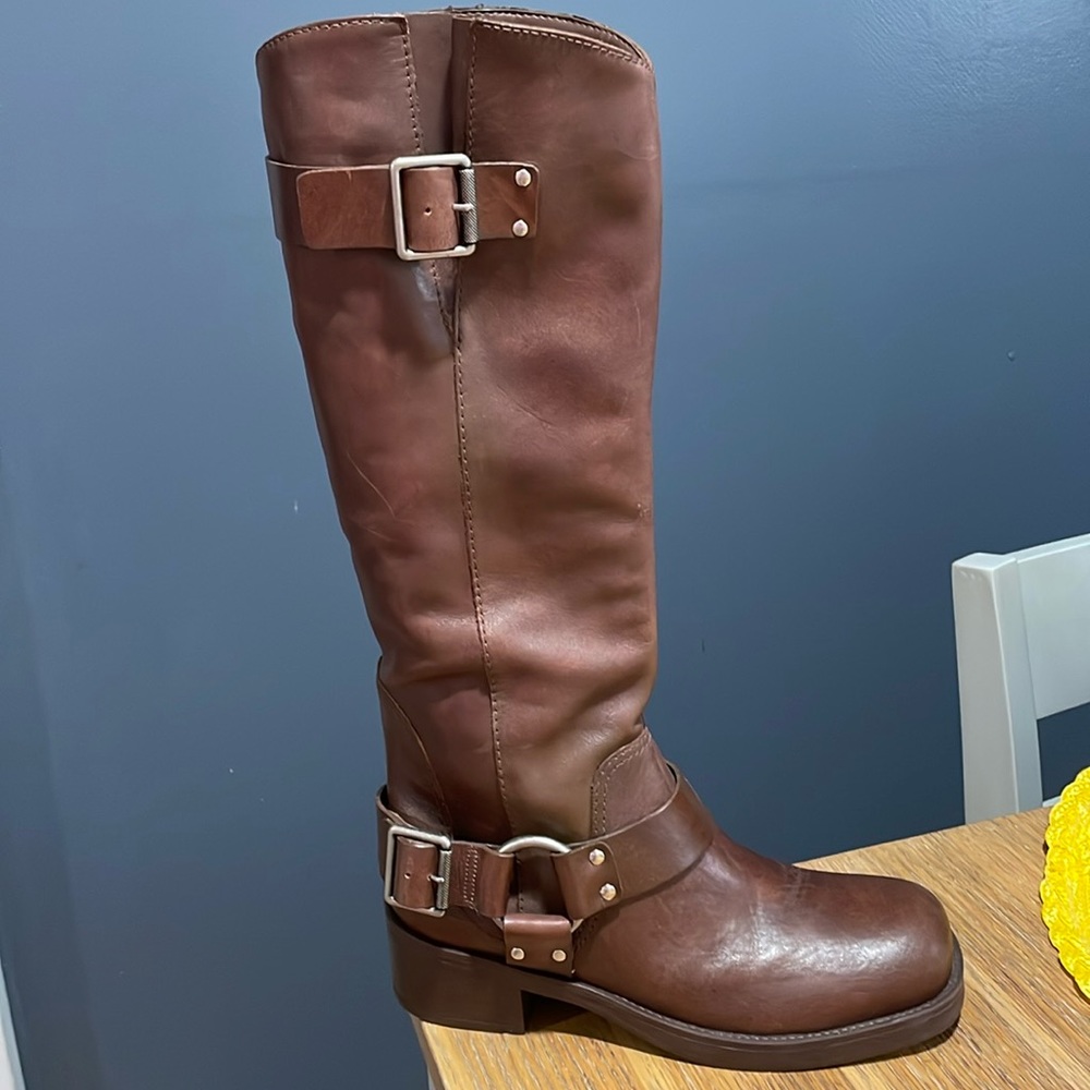 Arezzo women’s brown riding leather boot. Size 7. New